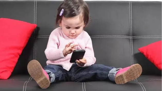 孩子就爱玩手机怎么办？